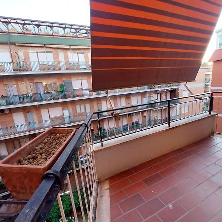 12Min Da Roma Centro Stanza Grande E Luminosa Hotell Ciampino Exteriör bild