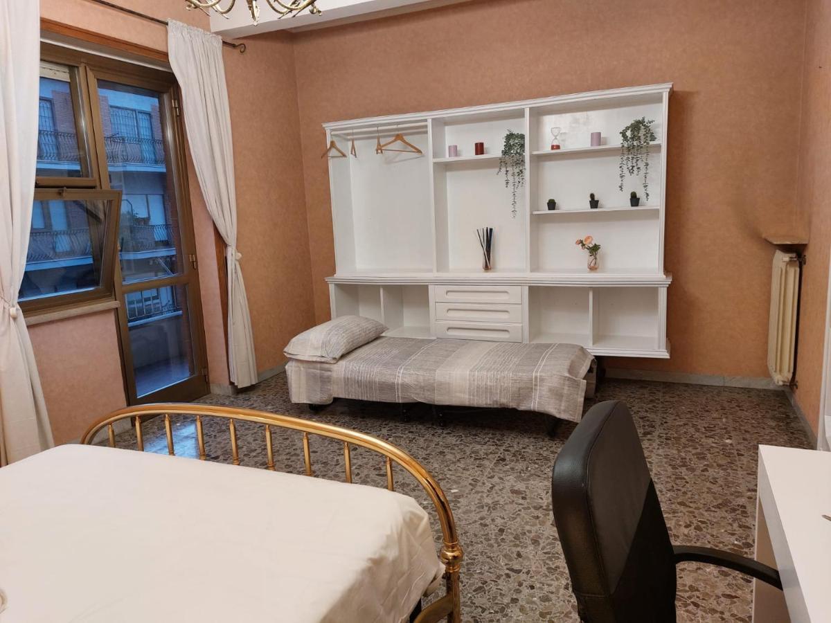 12Min Da Roma Centro Stanza Grande E Luminosa Hotell Ciampino Exteriör bild